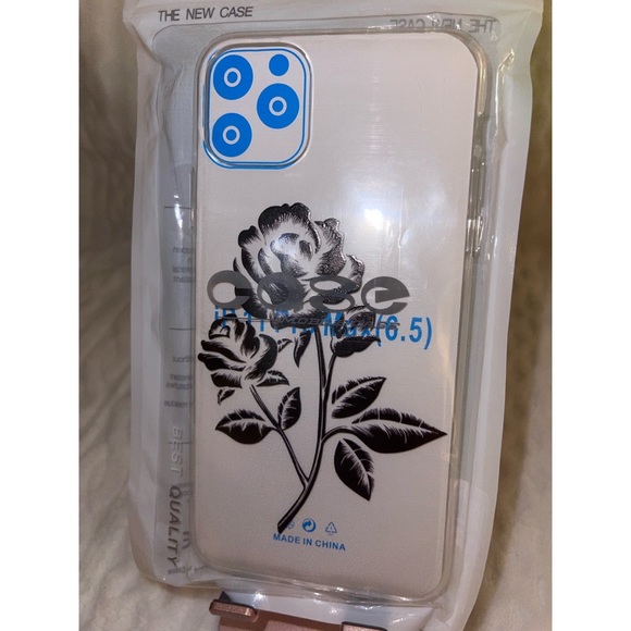 Black Rose Print iPhone 11 Pro Max Case 🖤 - Picture 10 of 17